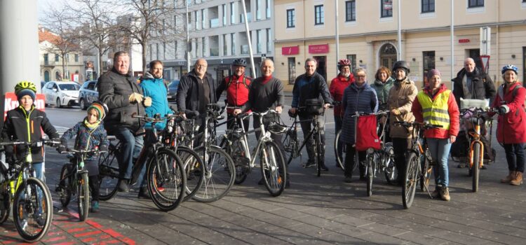 1. Jänner 2025:<br>Neujahrsradeln 2025: ab Wiener Neustadt zum „Neujahrsschwimmen“ in Bad Fischau